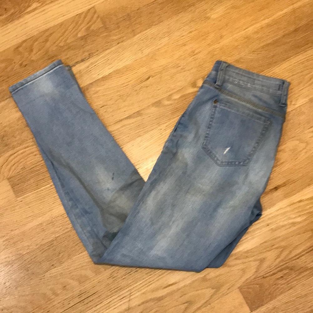 Light wash skinny jeans